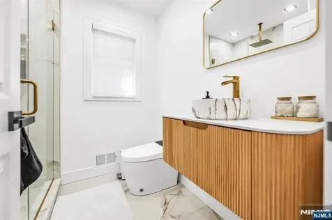 207 Degray Street North Haledon NJ 07508