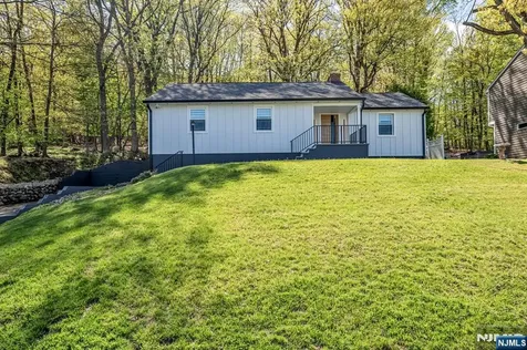 207 Degray Street North Haledon NJ 07508
