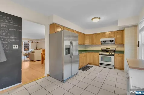 3661 Meadow Lane North Bergen NJ 07047