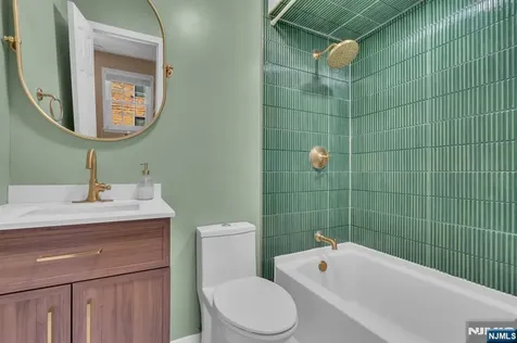 3661 Meadow Lane North Bergen NJ 07047