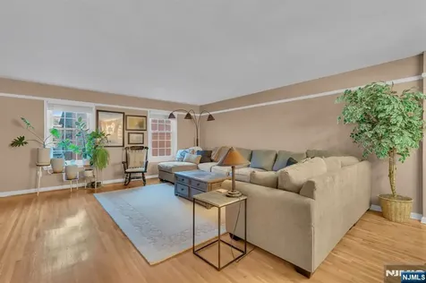 3661 Meadow Lane North Bergen NJ 07047