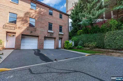 3661 Meadow Lane North Bergen NJ 07047