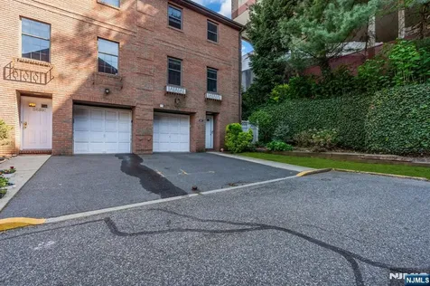 3661 Meadow Lane North Bergen NJ 07047