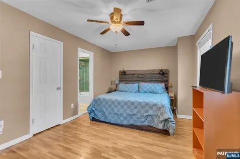 3661 Meadow Lane North Bergen NJ 07047