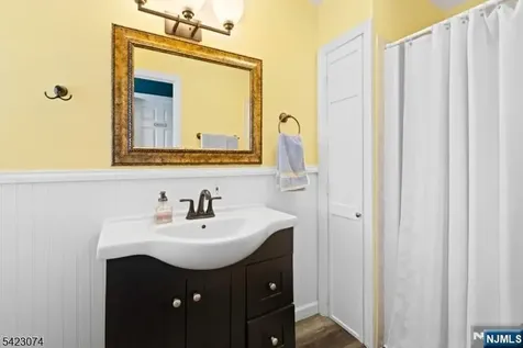 8 Navajo Avenue Par-troy Hills Twp. NJ 07034