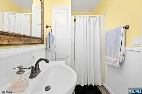 8 Navajo Avenue Par-troy Hills Twp. NJ 07034