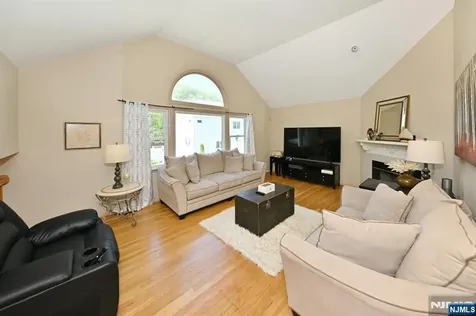 142 Geiger Drive River Vale NJ 07675
