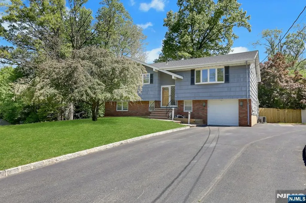 20 Bluehill Road Norwood NJ 07648