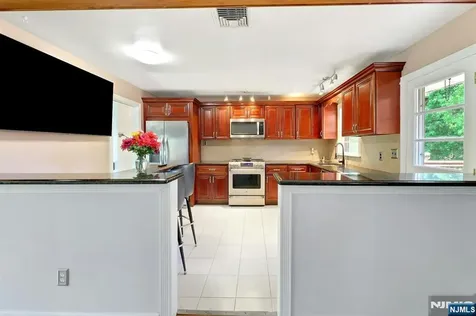 20 Bluehill Road Norwood NJ 07648