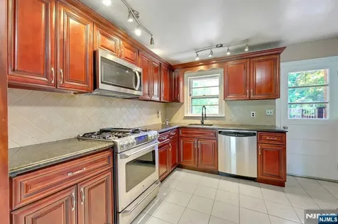 20 Bluehill Road Norwood NJ 07648