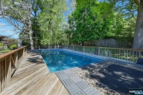 20 Bluehill Road Norwood NJ 07648