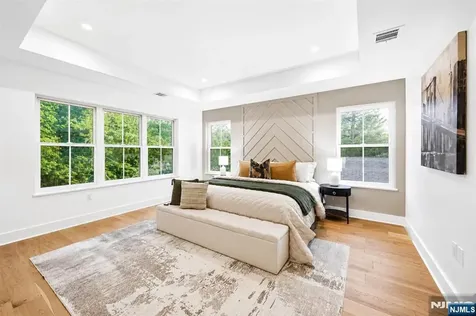 44 E Cedar Street Livingston NJ 07039