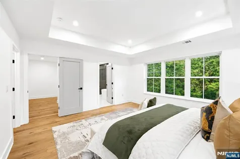 44 E Cedar Street Livingston NJ 07039