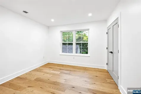 44 E Cedar Street Livingston NJ 07039