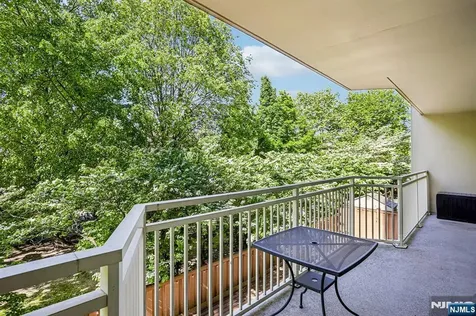 1077 River Road Edgewater NJ 07020
