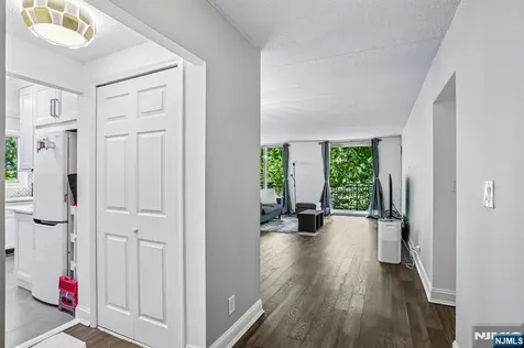 1077 River Road Edgewater NJ 07020
