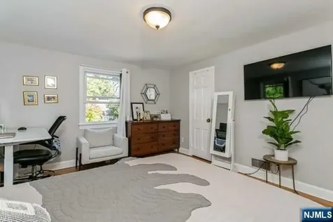 26 Pleasant Avenue Tenafly NJ 07670