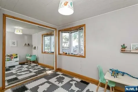 26 Pleasant Avenue Tenafly NJ 07670
