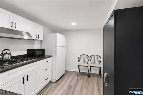 293 Clifton Avenue Newark NJ 07104