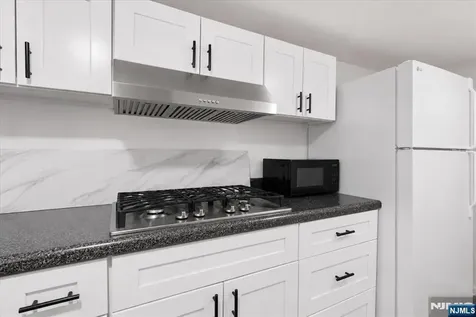 293 Clifton Avenue Newark NJ 07104