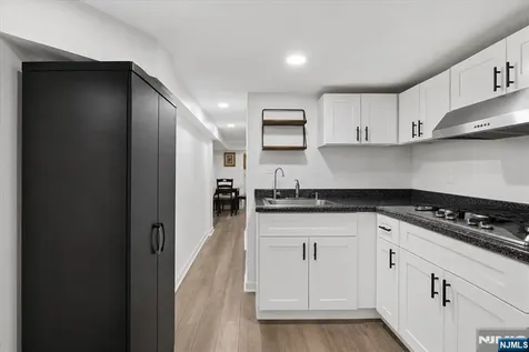 293 Clifton Avenue Newark NJ 07104