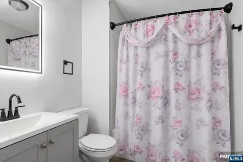 293 Clifton Avenue Newark NJ 07104