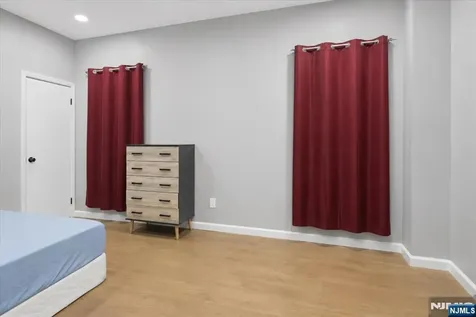 293 Clifton Avenue Newark NJ 07104