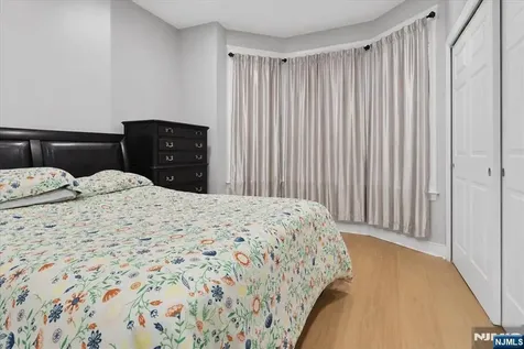 293 Clifton Avenue Newark NJ 07104