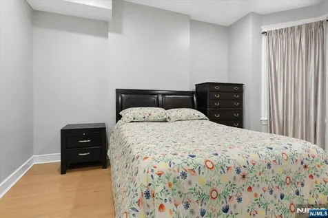 293 Clifton Avenue Newark NJ 07104