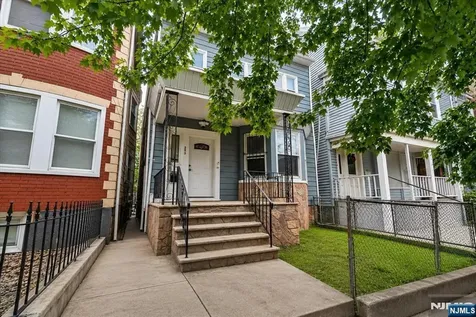 293 Clifton Avenue Newark NJ 07104
