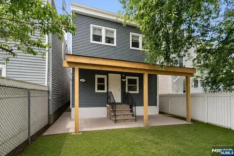 293 Clifton Avenue Newark NJ 07104
