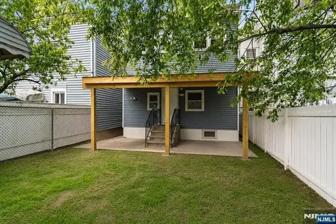 293 Clifton Avenue Newark NJ 07104