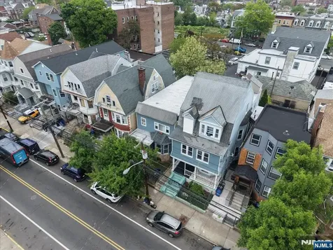 293 Clifton Avenue Newark NJ 07104