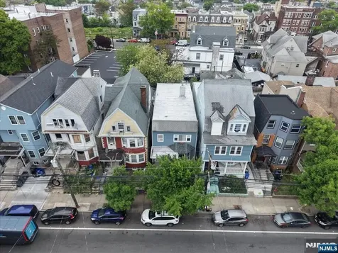 293 Clifton Avenue Newark NJ 07104