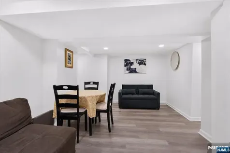 293 Clifton Avenue Newark NJ 07104