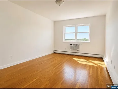 475 Grand Avenue Palisades Park NJ 07650