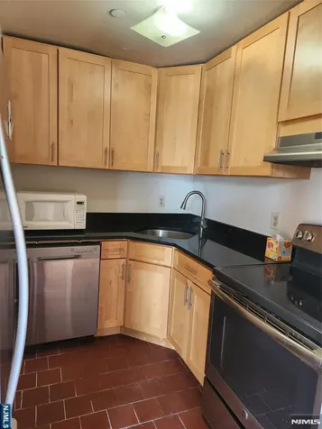 840 River Edgewater NJ 07020