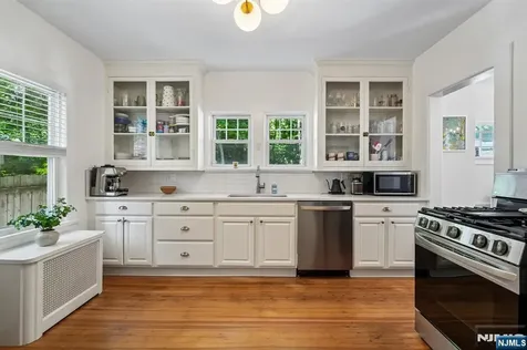 72 Central Avenue Montclair NJ 07042