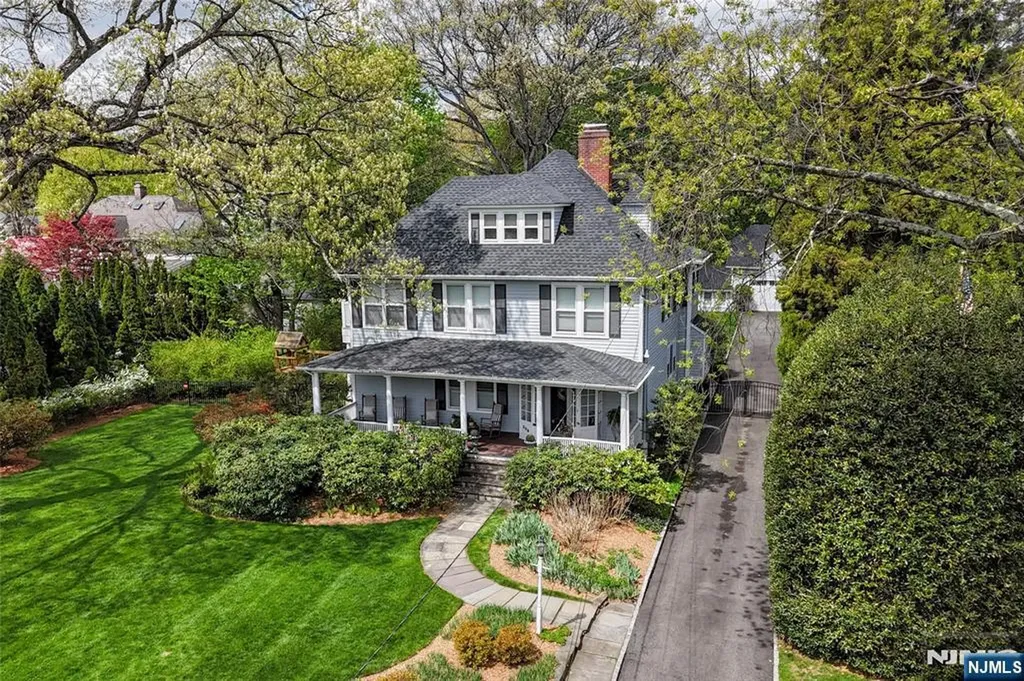 208 Lincoln Avenue Ridgewood NJ 07450