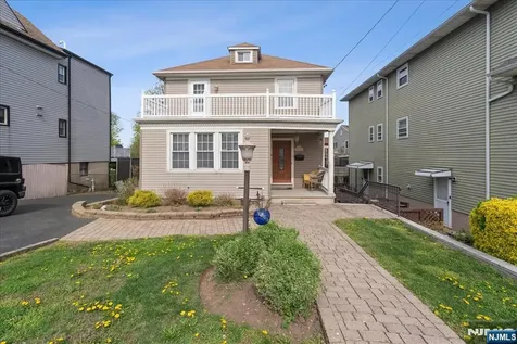 1119 Stonewall Lane Secaucus NJ 07094