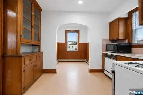 1119 Stonewall Lane Secaucus NJ 07094