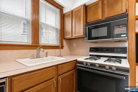 1119 Stonewall Lane Secaucus NJ 07094