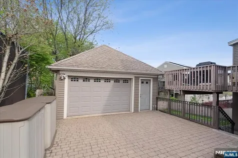 1119 Stonewall Lane Secaucus NJ 07094