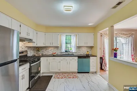 1402 Maplecrest Road Edison NJ 08820
