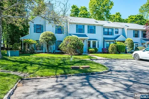 1402 Maplecrest Road Edison NJ 08820