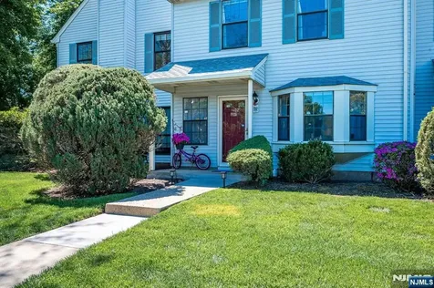 1402 Maplecrest Road Edison NJ 08820