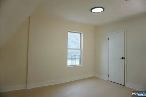 116 19th Street East Orange NJ 07017