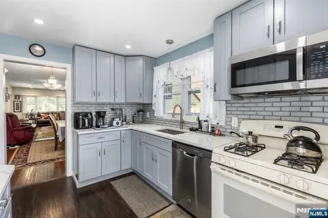 54 Bedford Avenue Teaneck NJ 07666