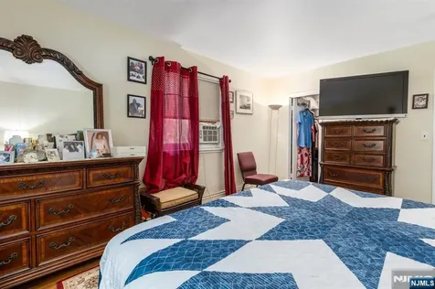 54 Bedford Avenue Teaneck NJ 07666