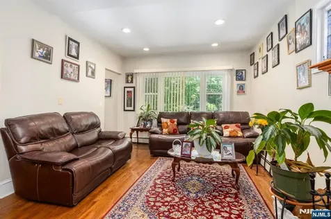 54 Bedford Avenue Teaneck NJ 07666